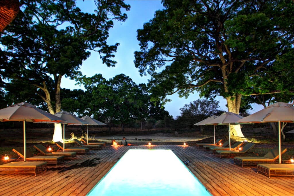 Hébergement de luxe avec piscine à la Réserve de Faune de Fathala, Sénégal
